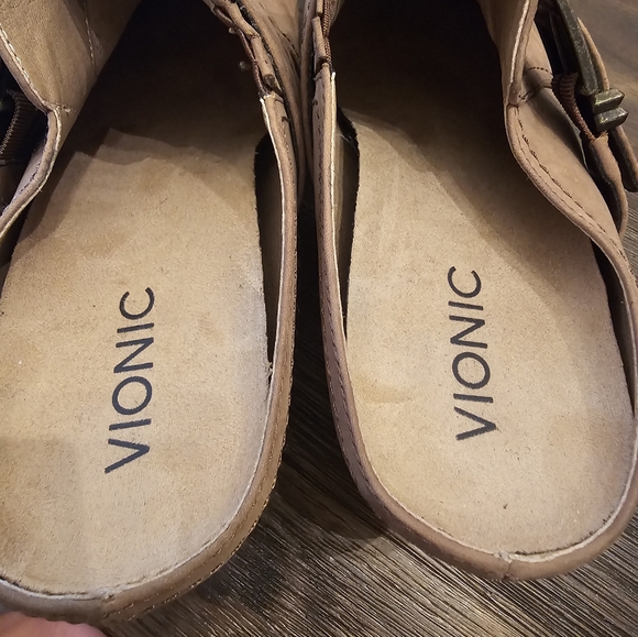 Vionic Cheyenne Mules with Heel - Picture 4 of 7